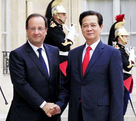 Thủ tướng Nguyễn Tấn Dũng hội kiến với Tổng thống Pháp Francois Hollande.